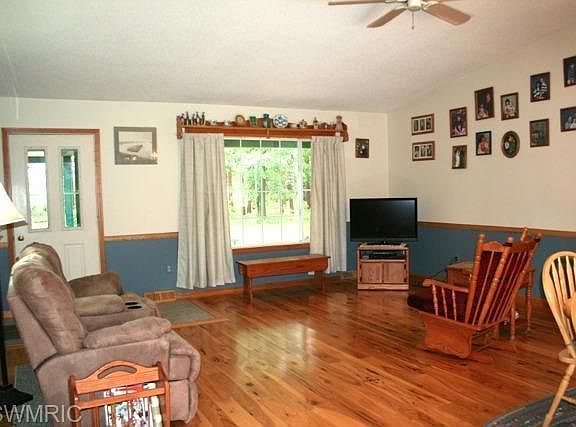 5th image of 6122 S Barberry Ave