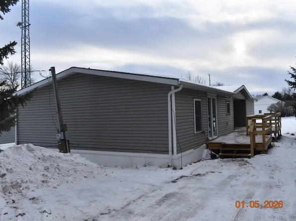 211 Railroad St, Garrison, ND 58540