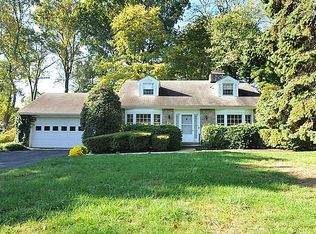1082 Beverly Rd, Rydal, PA 19046