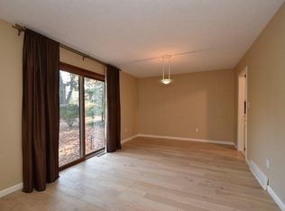 5 Oakshore Dr, Bratenahl, OH