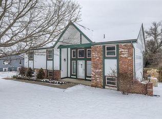 6317 Oak Grove Rd, Kansas City, KS 66106