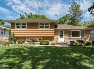 4923 Pershing Ave, Downers Grove, IL 60515