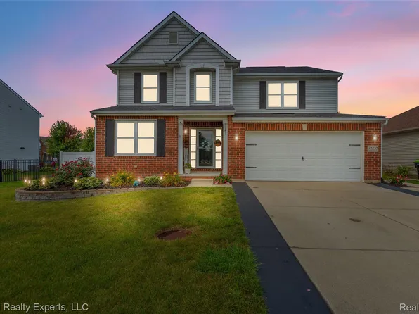 52527 Stafford Dr, Macomb, MI 48042
