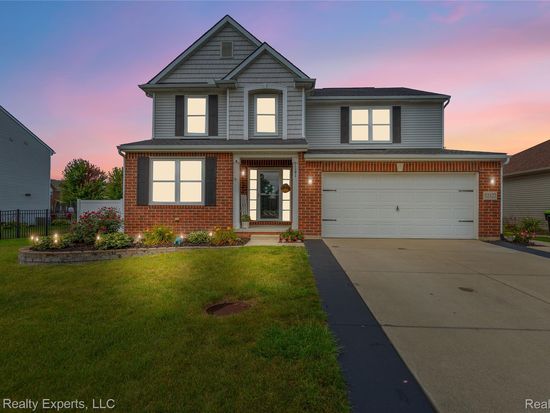 52527 Stafford Dr, Macomb, MI 48042