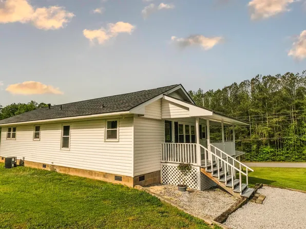 15 Armstrong Dr, Carrollton, GA 30117