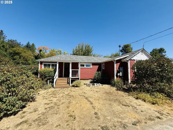 825 NE Short St, Myrtle Creek, OR 97457