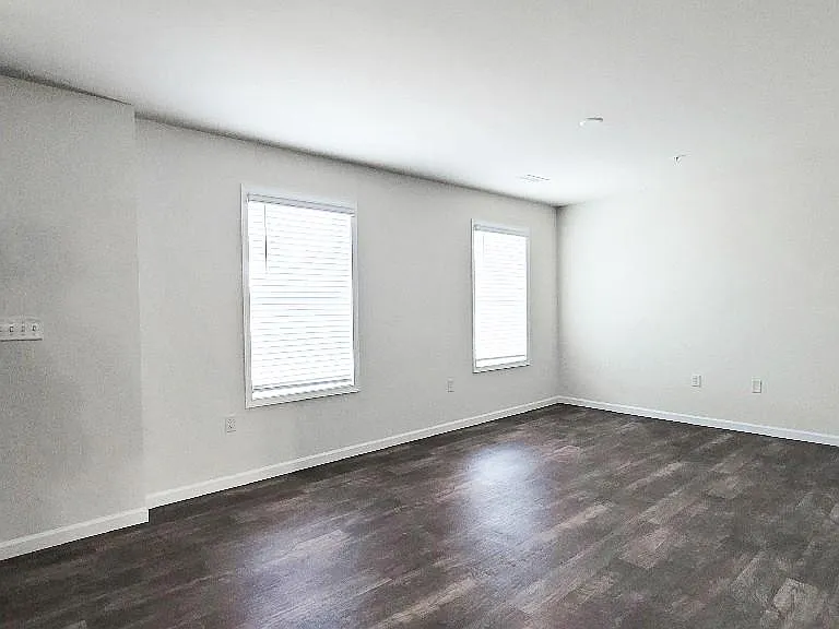2 Skip Ln — Photo 24