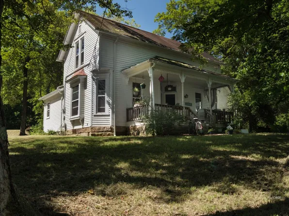 33997 Parkinson Rd, Middleport, OH 45760