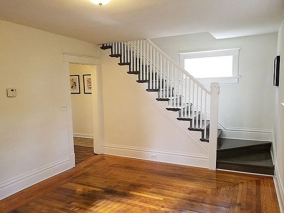 3rd image of 1065 Washington Ave