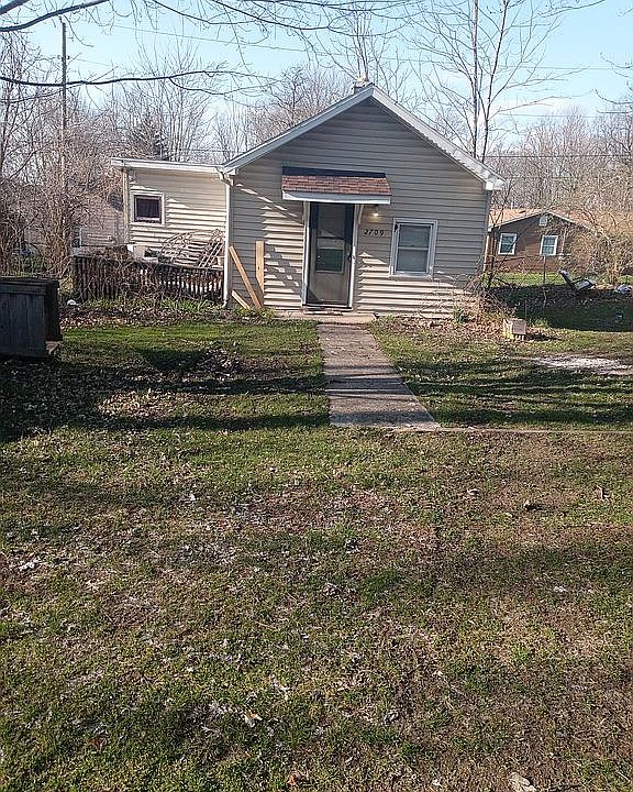 1st image of 2709 W Fairview Ave
