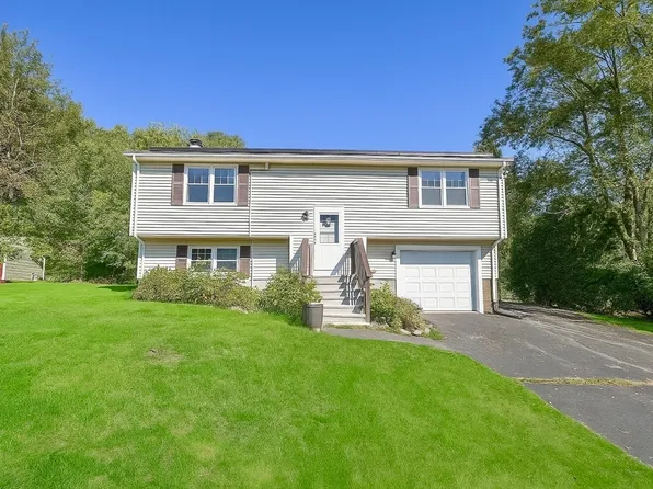 20 Marcam Village Rd #20, Oxford, MA 01540