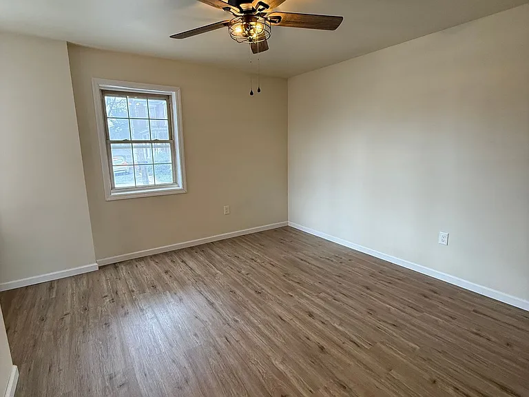 309 Main St #5 — Photo 9