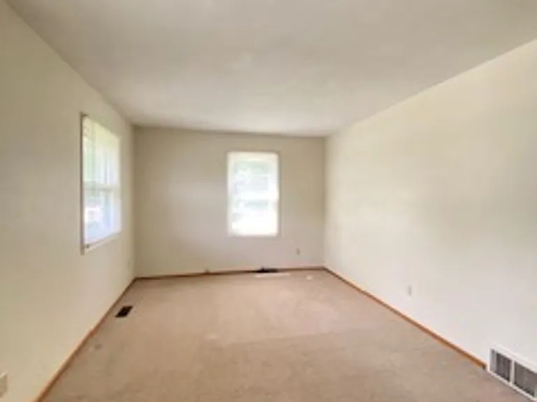 2637 Frances Ave — Photo 8