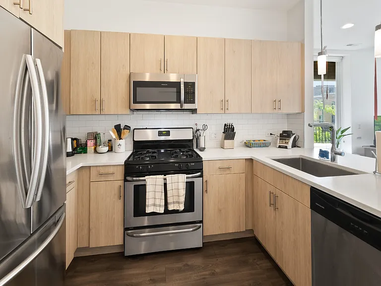 1509 N Western Ave #203 — Photo 1