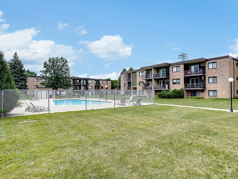 Arden Court Apartments — Photo 8