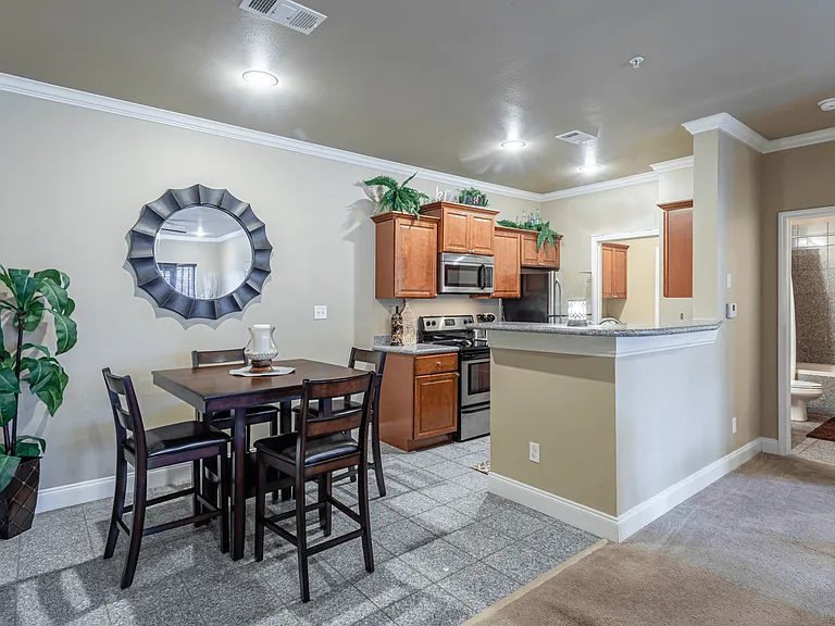 The Versailles Apartment Homes — Photo 14