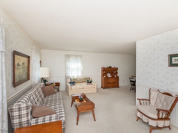 2nd image of 676 Wyleswood Dr