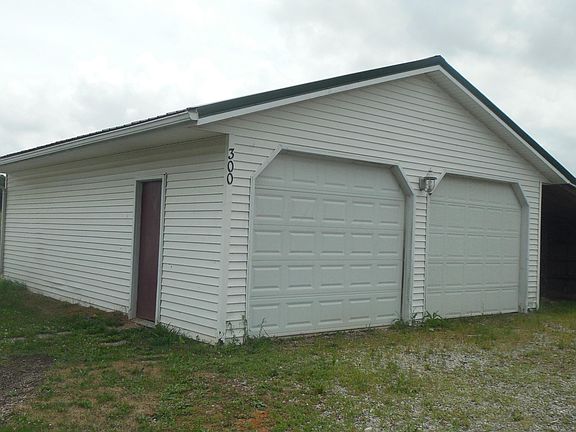 5th image of 300 Keller St