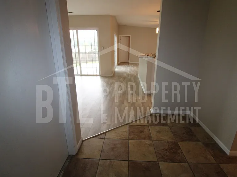 240 Fox Ridge Rd — Photo 29