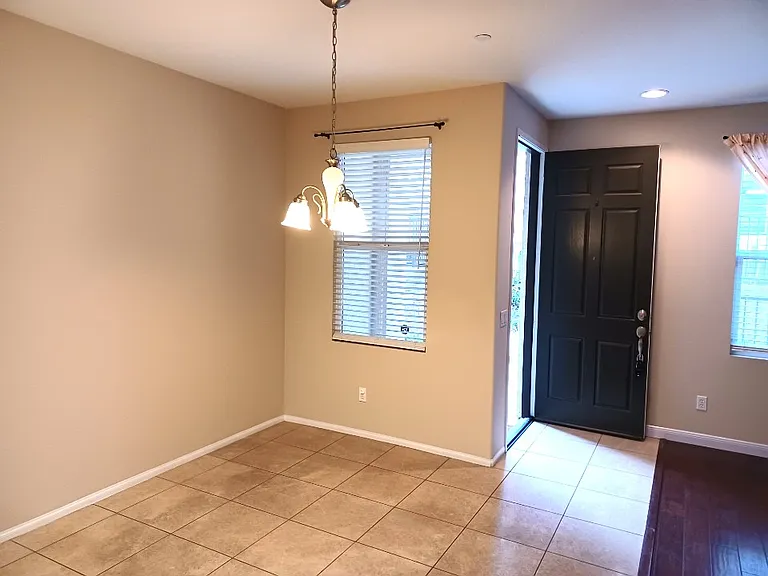 1497 Amsterdam Ct — Photo 7