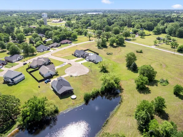 2835 Kingfisher Ln, Mount Pleasant, TX 75455