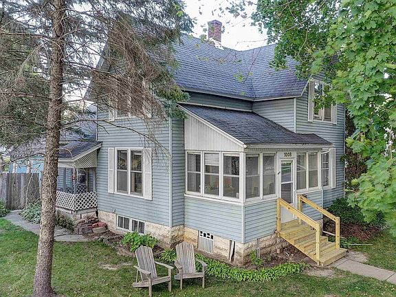 3rd image of 1008 Giles St