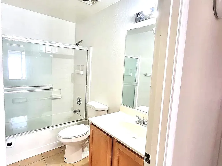 1096 W Desert Valley Dr — Photo 6