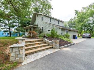 30 E Secluded Ln, Rio Grande, NJ 08242