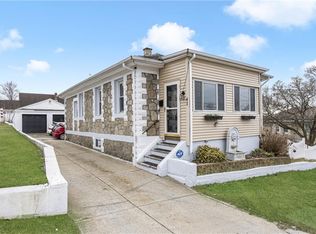 41 Maplewood Ave, Cranston, RI 02920