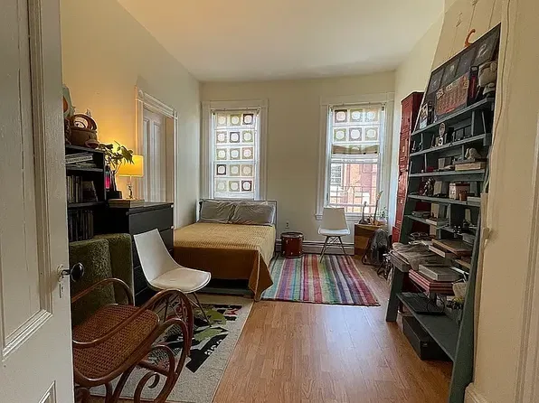 2 Linden St #R, Brookline, MA 02445
