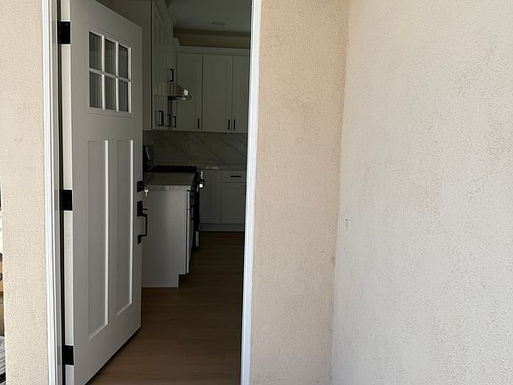 5th image of 825 Euclid Ave #B