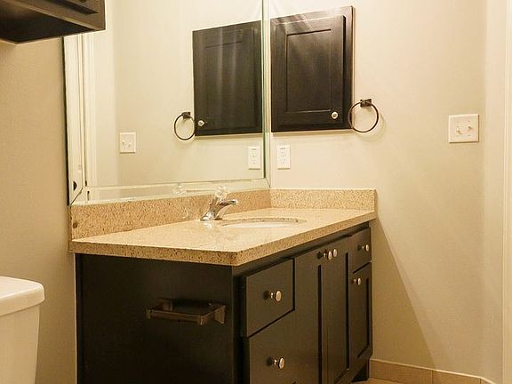 4th image of 502 E 2nd St APT 5