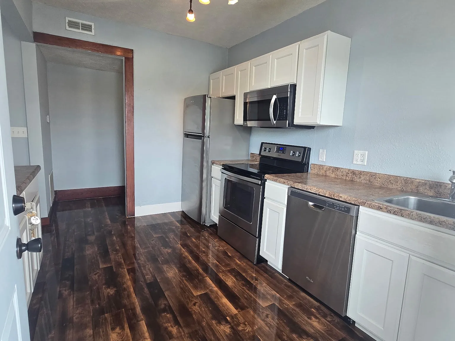 2 bed, 1500 sqft, $1,250 — Photo 3