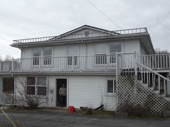 2nd image of 378 Oak Hills Cir