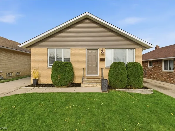 5284 E 102nd St, Garfield Heights, OH 44125