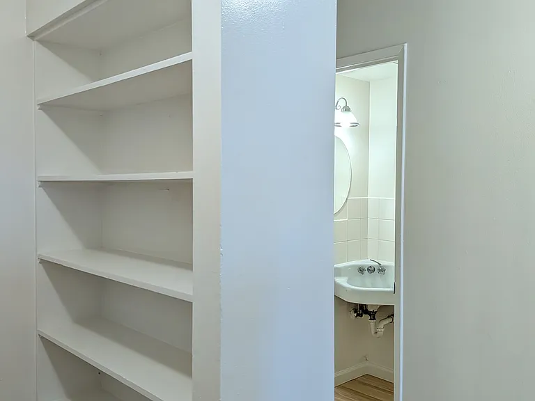 1580 Frisbie Ct — Photo 3