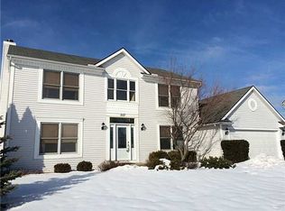 557 Streamview Dr, Perrysburg, OH 43551