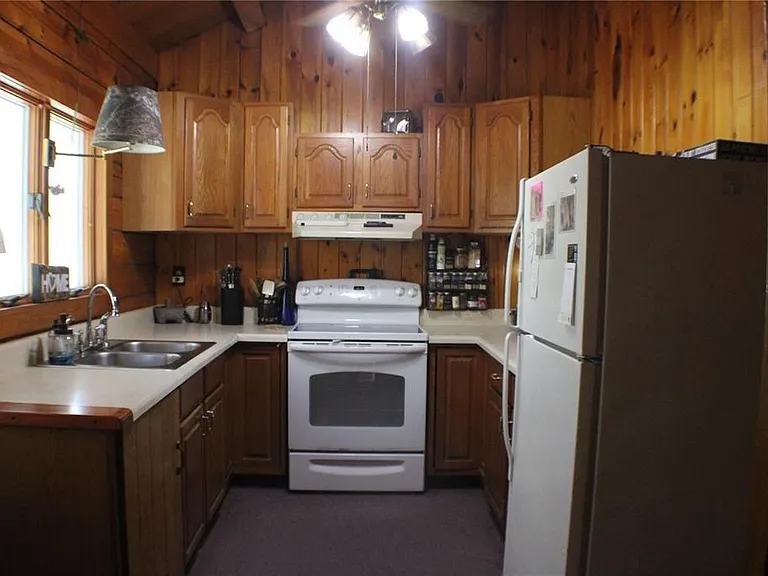 3045 Yorkshire Dr — Photo 3