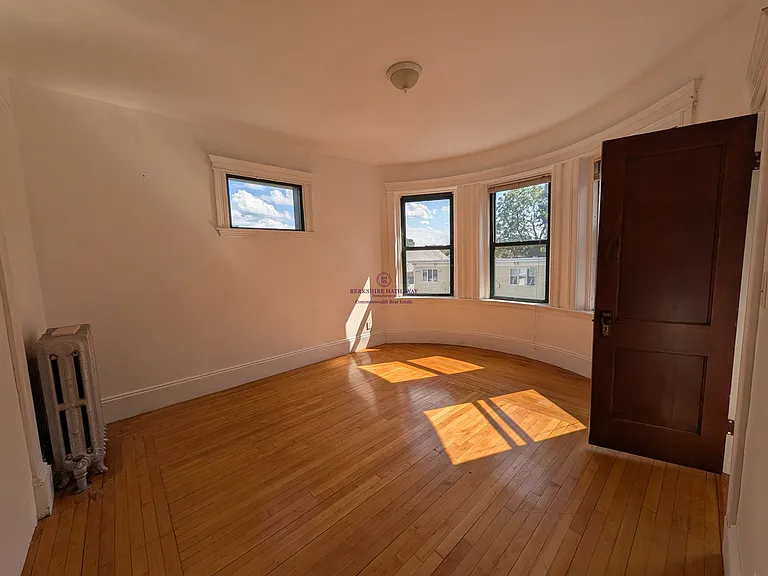 171 Auburn St #8 — Photo 7