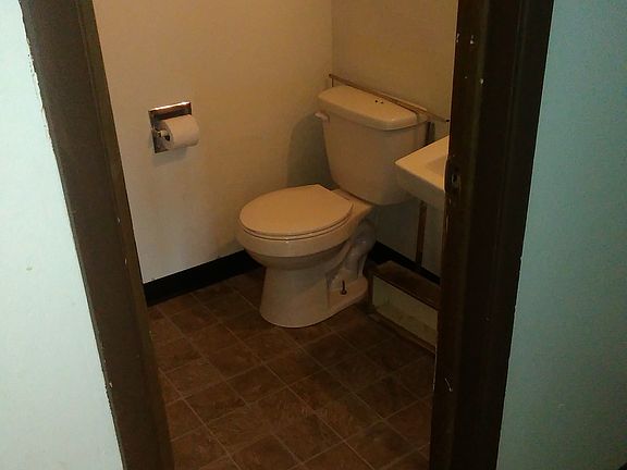 3rd image of 4414 Grinnell Dr APT 3