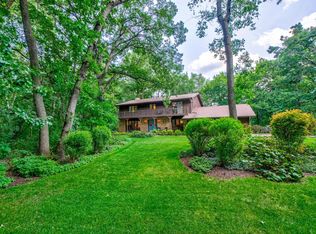 44 S Deep Lake Rd, North Oaks, MN 55127