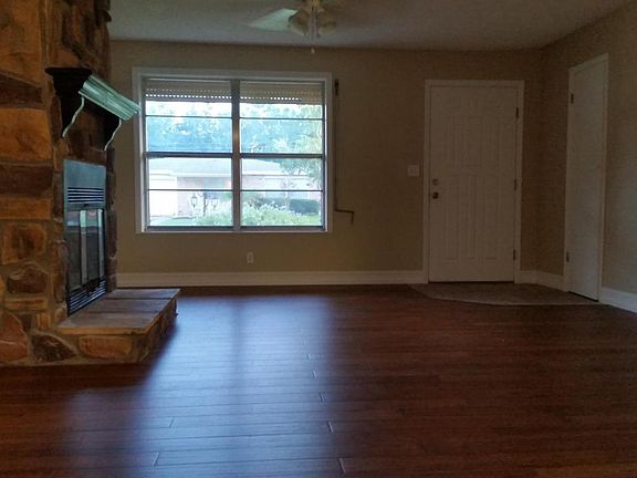 3rd image of 2839 Winstead Dr