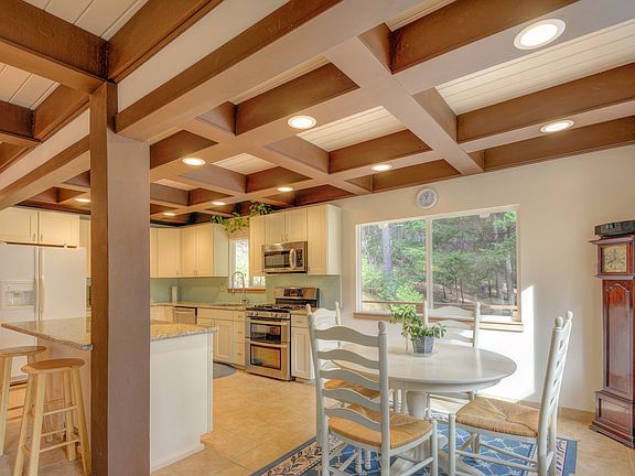 Looking towards Kitchen