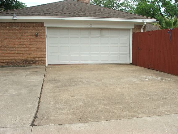 5th image of 1400 Iroquois Dr