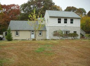 96 Colvintown Rd, Coventry, RI 02816