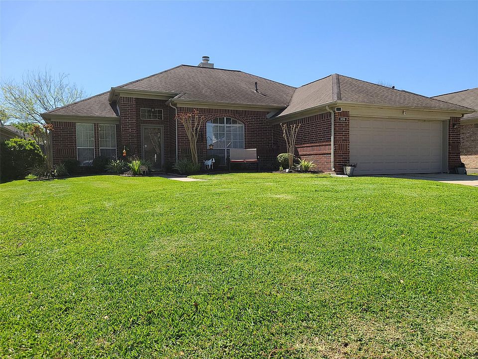 1st image of 209 Hollander Ct