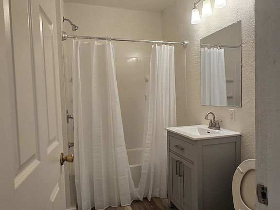 4th image of 619 Jefferson Ave