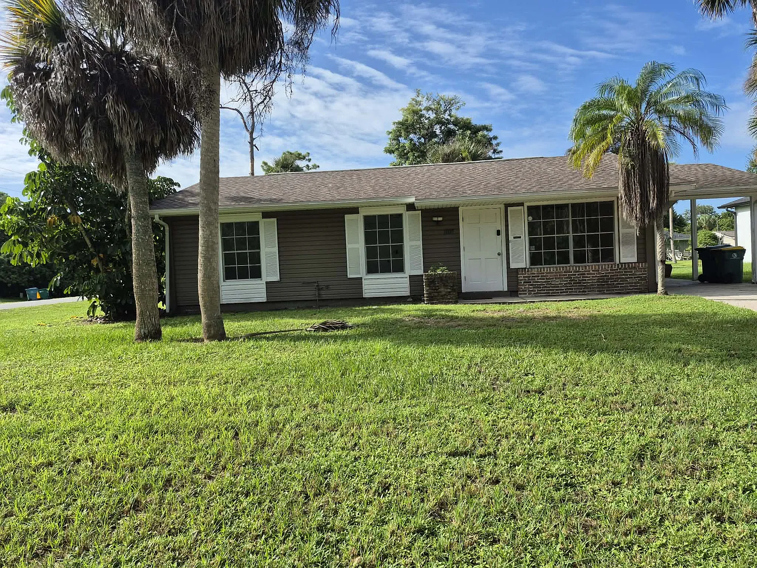 3 bed, 1250 sqft, $1,750 — Photo 1