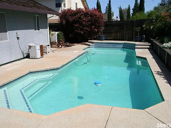 2nd image of 1704 Chilton Dr