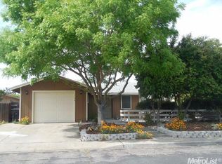 1194 Johnson Ave, Oakdale, CA 95361